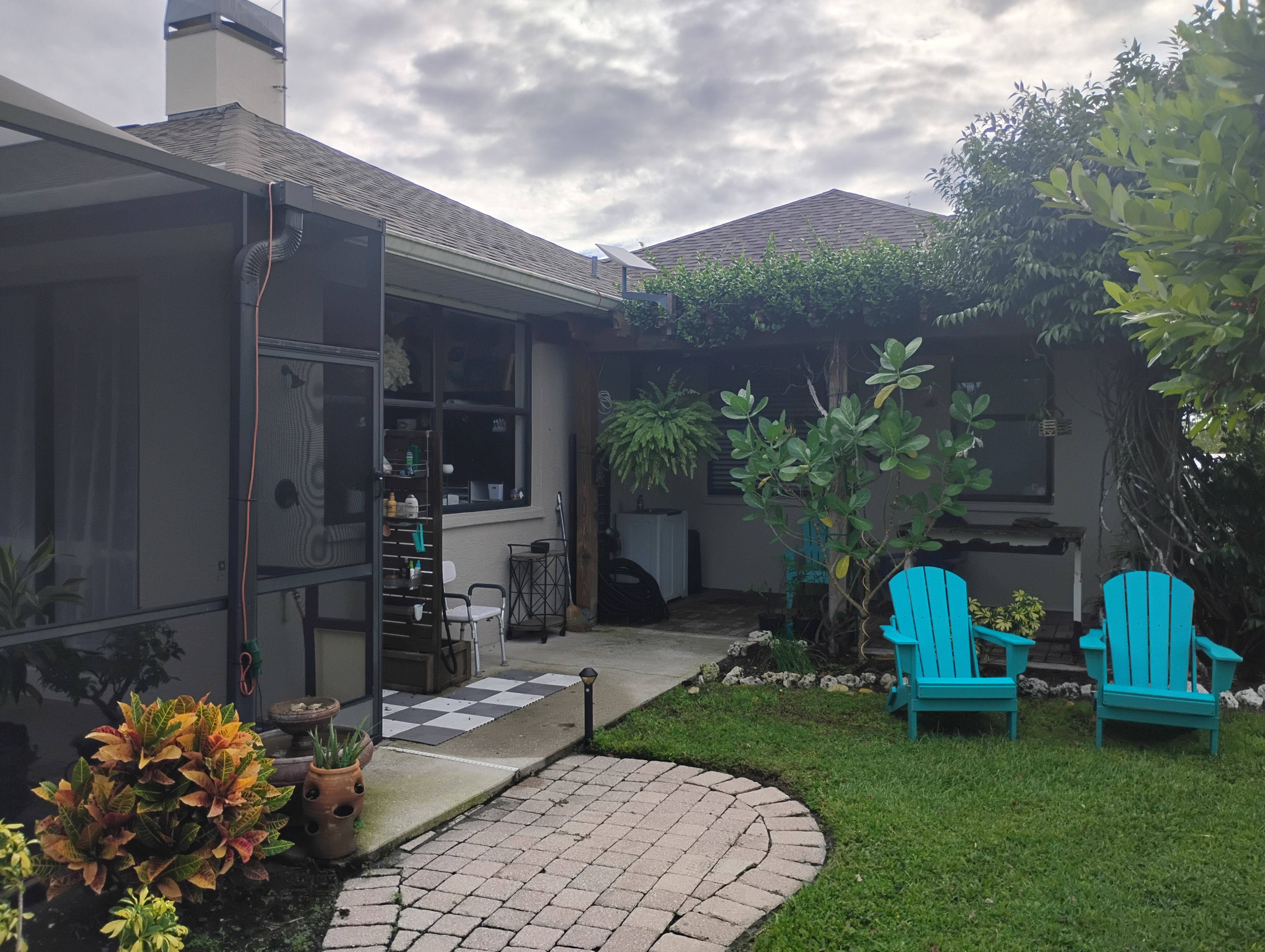 Beautiful House Painted by Local Painters 941